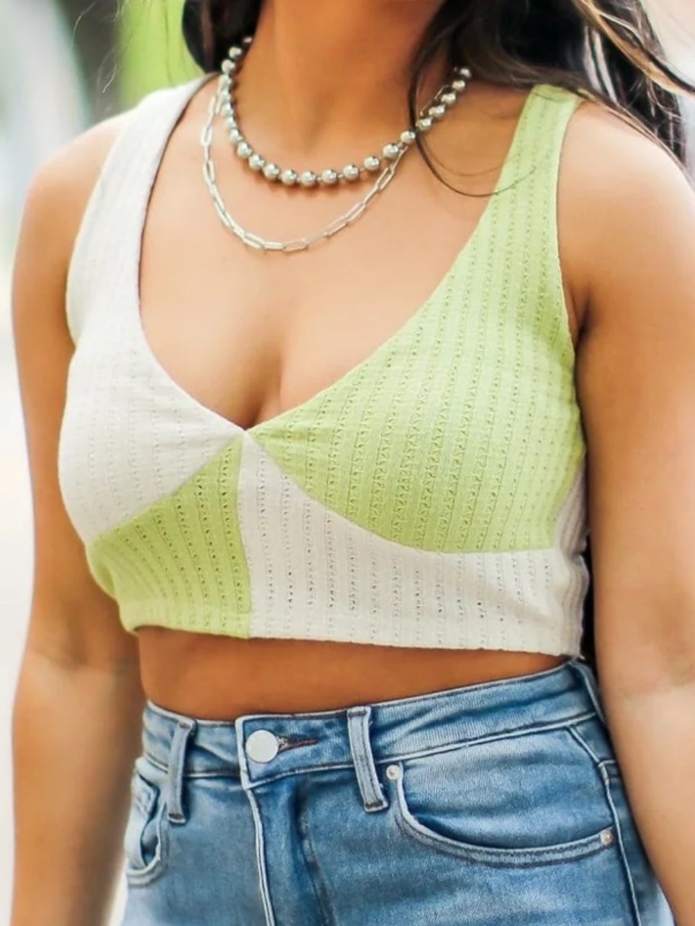 Le Lis Collection Colorblock Knit V Neck Crop Tank Top Large